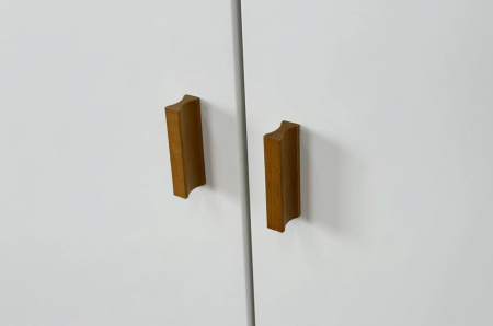 Шкаф двухдверный Хюгге белое дерево/дуб крафт золотой/белый матовый Шкаф двухдверный Хюгге белое дерево/дуб крафт золотой/белый матовый