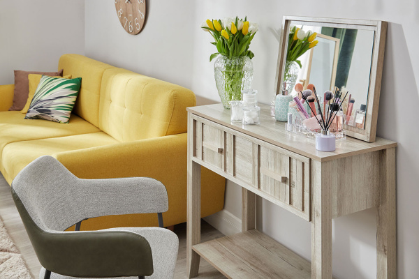 Scandica Oslo 43 Стол консольный (туалетный)  Scandica Oslo 43 Стол консольный (туалетный)