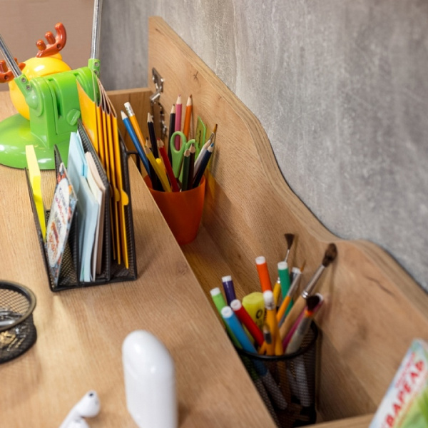 Стол письменный ЛОЙС 84 Стол письменный ЛОЙС 84