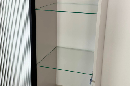 Шкаф однодверный со стеклом Рич кашемир/фрапучино матовый/черный Шкаф однодверный со стеклом Рич кашемир/фрапучино матовый/черный