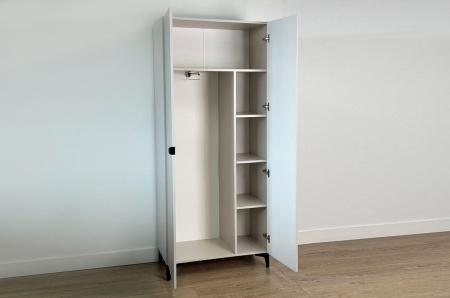 Шкаф двухдверный Рич кашемир/фрапучино матовый/черный Шкаф двухдверный Рич кашемир/фрапучино матовый/черный