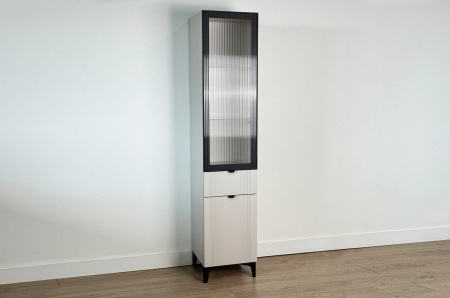 Шкаф однодверный со стеклом Рич кашемир/фрапучино матовый/черный Шкаф однодверный со стеклом Рич кашемир/фрапучино матовый/черный